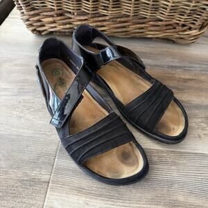 Naot Papaki Black Patent Leather Sandals Women’s EU 40 / US 9 Comfort